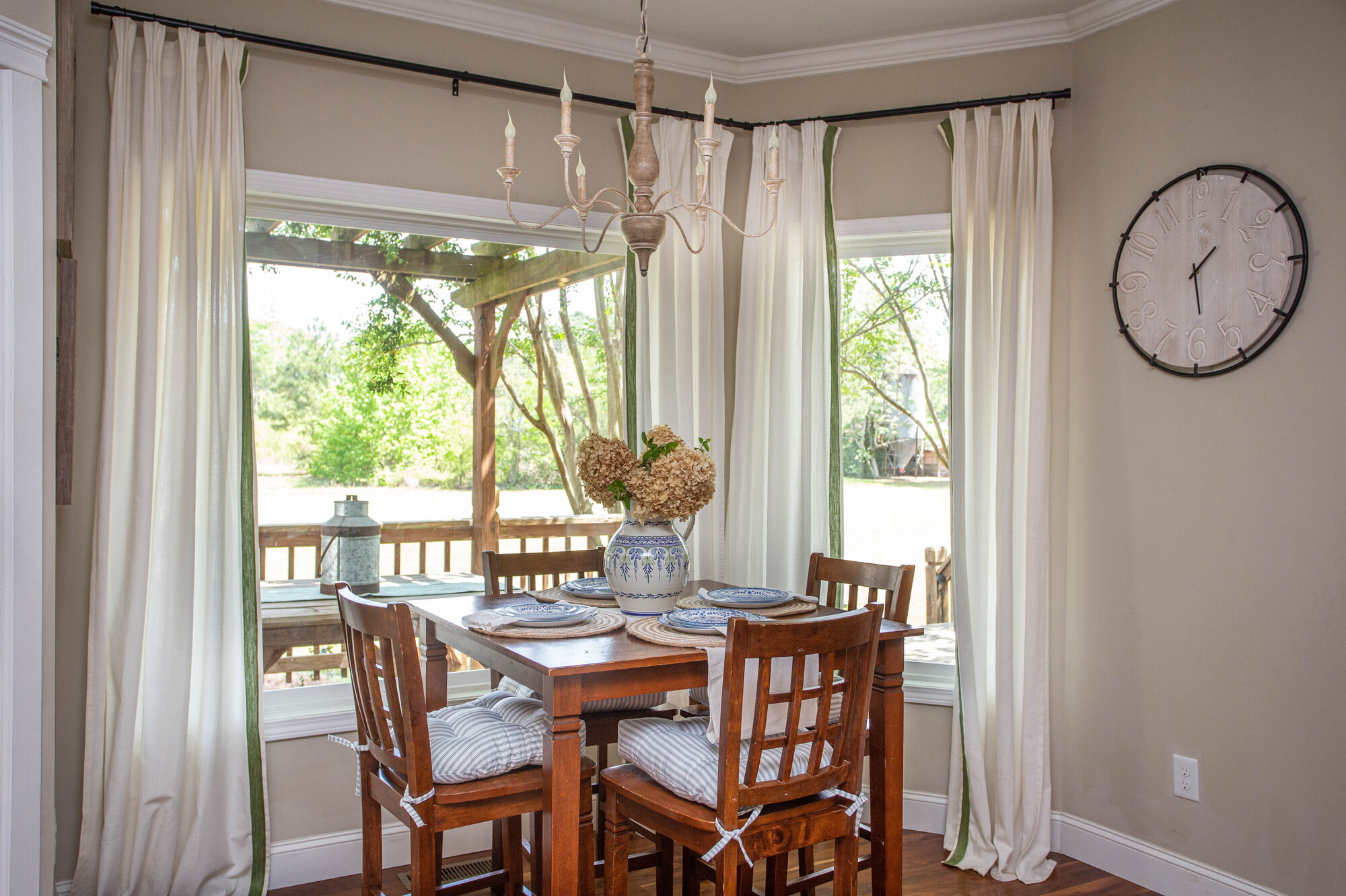 Dining area with bay windows